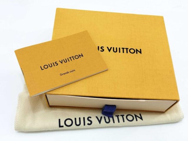 LOUIS VUITTON ルイヴィトン 三つ折り財布 ポルトフォイユ カプシーヌ コンパクト M63741 マリーヌルージュ系 トリヨンレザー レディース ゴールド金具【本物保証】_9