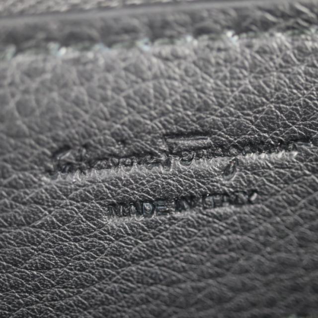 超美品 Salvatore Ferragamo サルヴァトーレ フェラガモ ロゴ スタッズ