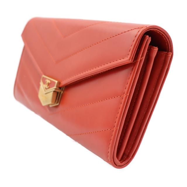 新古未使用展示品 CHANEL シャネル シェブロン A81255 長財布 レンガ色 フラップ かぶせ蓋 ココマーク【本物保証】 新古未使用展示品 CHANEL シャネル シェブロン A81255 長財布 レンガ色