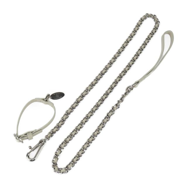 超美品 CHANEL シャネル ドッグリード 首輪 セット - その他雑貨 レザー アイボリー系 チェーン リーシュ ロゴ プレート【本物保証】の通販は