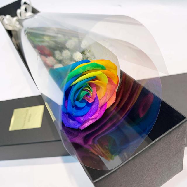 ブラックボックス レインボーローズ バラ一輪の花束 生花 誕生日 プロポーズ 結婚 記念日 虹薔薇 レインボー薔薇 虹色のバラ 冬季配送不の通販はau Pay マーケット 花とお酒とギフト銀座東京フラワー