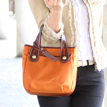 トートバッグ ナイロン ミニ ミニトート ハンドバッグ ミニハンドバッグ 本革 革 軽量 高級 上質 日本製 レザー 通勤 通学 お仕事 可愛い ライム ヴェリー L1453 軽量 軽い 丈夫 トート 小さい レディース 女性 大人 シンプル 無地 ナイロン ハンドバッグ 誕生日 母の日 トートバッグ ナイロン ミニ ミニトート ハンドバッグ ミニ