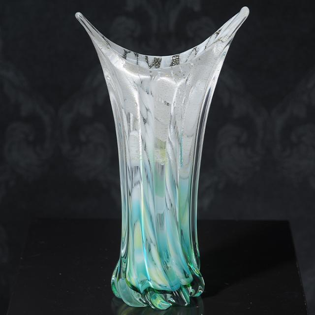 雪解けの奥入瀬 ガラス 花瓶 花器 大きい おしゃれ 日本製 大きな フラワーベース 青森 津軽 職人 大型 生け花 活花 生の通販はau Pay マーケット Lifeit ライフイット