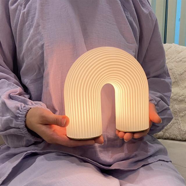ferm LIVING ファームリビング アーチ型 Vuelta ヴエルタ ポータブル ランプ ポータブルライト 持ち運び 間接照明 北欧インテリア LED 人気 ブランド おしゃれ 充電 照明 【送料無料】_4