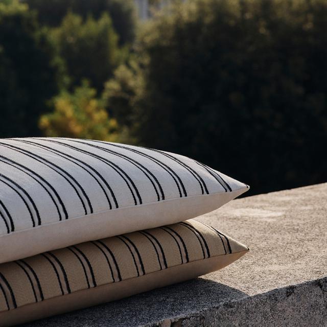 ferm LIVING ファームリビング Twill クッション 50×50cm 北欧クッション 中身入り 北欧雑貨 人気 中材 入り インテリア雑貨 室内 リビング ソファ 寝室 北欧ブランド 【送料無料】_1