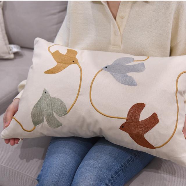 ferm LIVING ファームリビング スウィフトバード エンブロイダリー クッション 60cm×40cm インテリア 雑貨 中身 付き 中材 クッションカバー ソファー 寝室 リビング 【送料無料】_2