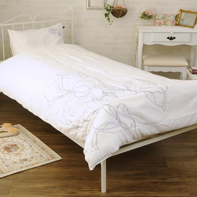 花刺繍入りストライプ 布団カバー洋式 クイーン 4点セット   サテン カバーセット おしゃれ 純国産 シンプル の通販は