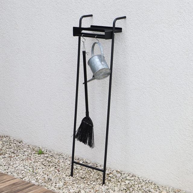 COLLEND コレンド ガーデンラダーハンガー  ハンガーラック 立て掛け 屋外 ガーデン 収納 アイアン 掃除道具 ガーデンツール ラック エクステリア  の通販は 6,050円