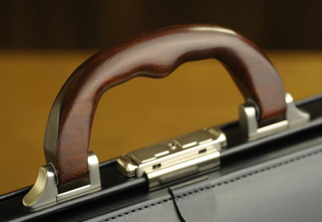 J.C HAMILTON メンズダレスバッグ 5層 木製ハンドル ビジネスバッグ