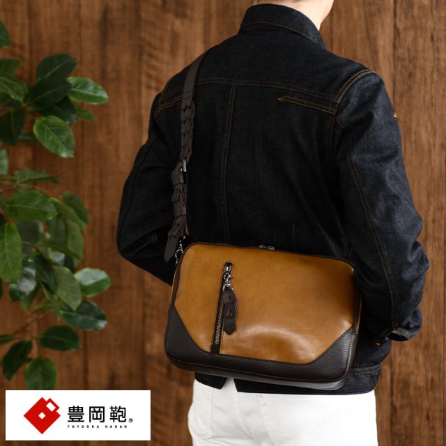 豊岡鞄 メンズショルダーバッグ 横型 BLOOM 牛革  おしゃれ 日本製 斜め掛け 収納 肩掛け ショルダー かっこいい カジュアル 国産  【送料無料】