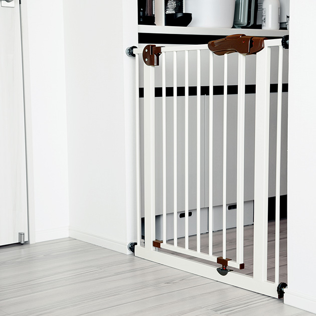 シンセーインターナショナル スチールゲート ホワイト ベビーゲート 柵 赤ちゃん ベビー ゲート の通販は 5,500円