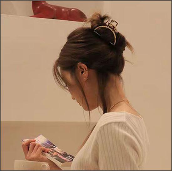 バナナクリップ 髪クリップ 髪が少ない まとめ髪 大きめ バレッタ ゴールド おしゃれ シンプル 大きめの通販はau Pay マーケット Wave Au Pay マーケット店