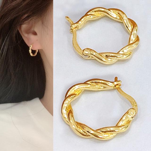ピアス レディース カジュアル フープピアス ねじり 上品 リング 代 30代 40代 50代 ゴールド 18kgp おしゃれ 女性 お祝いギフト 誕生の通販はau Pay マーケット ｒａｉｎｂｏｗｇｉｒｌ