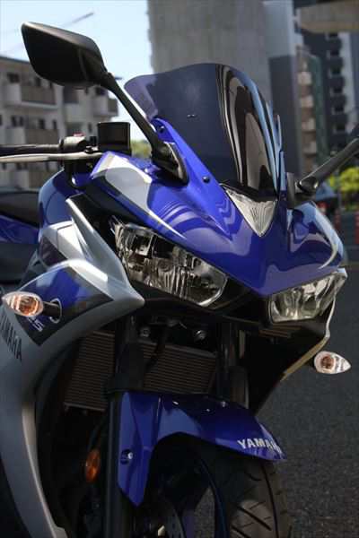 新商品 アクリポイント 【4580423291354】品番:160101 YAMAHA　YZF-R25スモークスクリーン 外装　シールド風防｜au  PAY マーケット