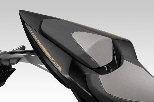 25年6月上旬入荷予定 ホンダ（HONDA） 08R73-MLL-D00 ピリオンシート(アルカンターラ(R)) CB1000 HORNET SC86 純正 アクセサリーの通販は