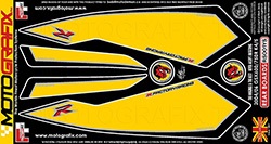 【モトグラフィックス】 【4580041223133】 MT-RS001YS ボディーパッド REAR YEL／SLV GSX-R600 04／05、GSX-R750 04／05の通販は 17,621円