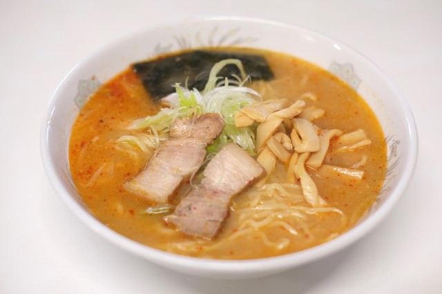 インスタントじゃない山形県来々軒 昭和レトロな味 支那そば ラーメン 米沢ラーメンとも少し違う懐かしい中華そば3食分東北関東送料無料の通販はau  PAY マーケット - 飯豊町特産品ショップ