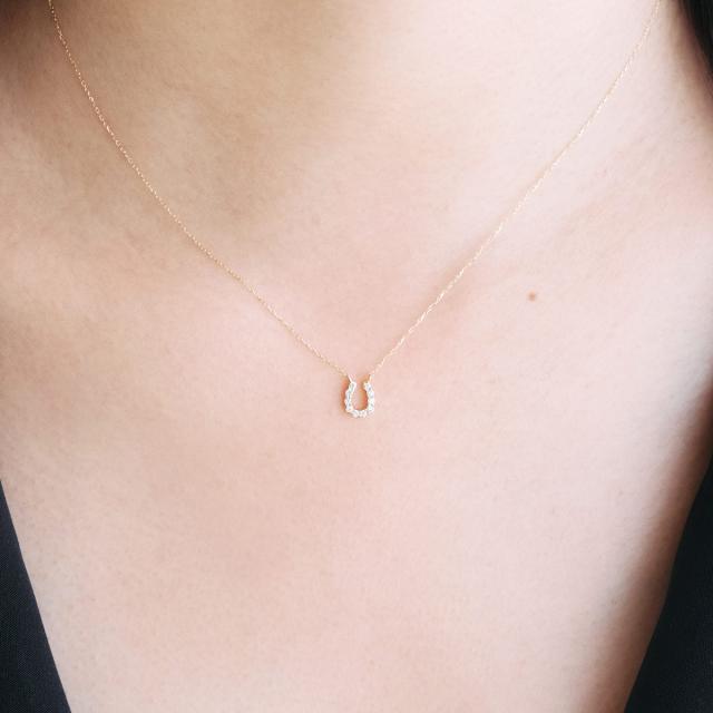18金 ネックレス 馬蹄 ホースシュー ダイヤモンド ホースシューネックレス k18 18k 馬 蹄 レディース ダイヤ アクセサリー プレゼント 馬蹄ネックレス 18金ネックレス ダイヤ 母の日 ギフト 2026 誕生日 贈り物 女性 彼女 妻 嫁 娘_5