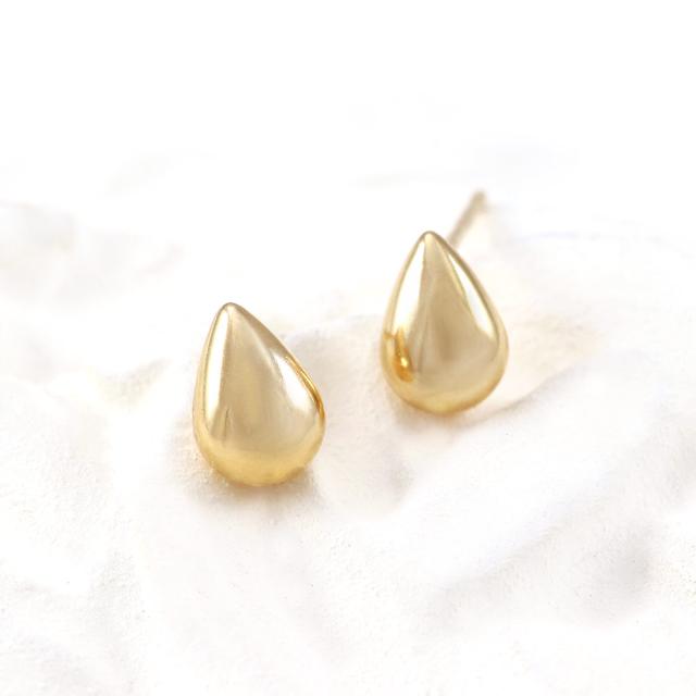 ピアス 18金 シンプル ティアドロップ 雫形 モチーフ 18K K18