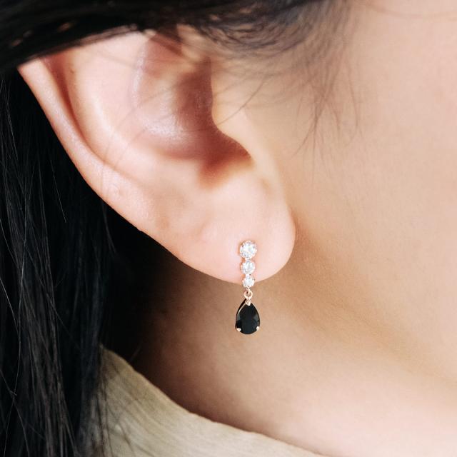 天然石ピアス オニキス レディース 10金 イエローゴールド K10 10K おしゃれ プレゼント 結婚記念日 誕生日 ブラックオニキス ピアス 宝石 天然石 揺れる 雫 雫型 ティアドロップ デザイン 雫形 スタッド 控えめ 黒色 ブラック K10YG 女性 彼女 妻 本物 誕生日プレゼント_3