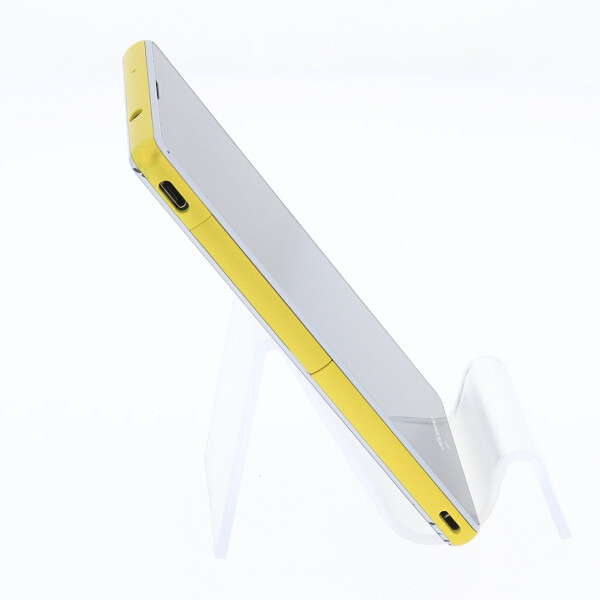 Docomo Sh 02h Aquos Compact Yellow Silver スマホ本体 中古 送料無料 保証あり 白ロムの通販はau Pay マーケット 携帯市場