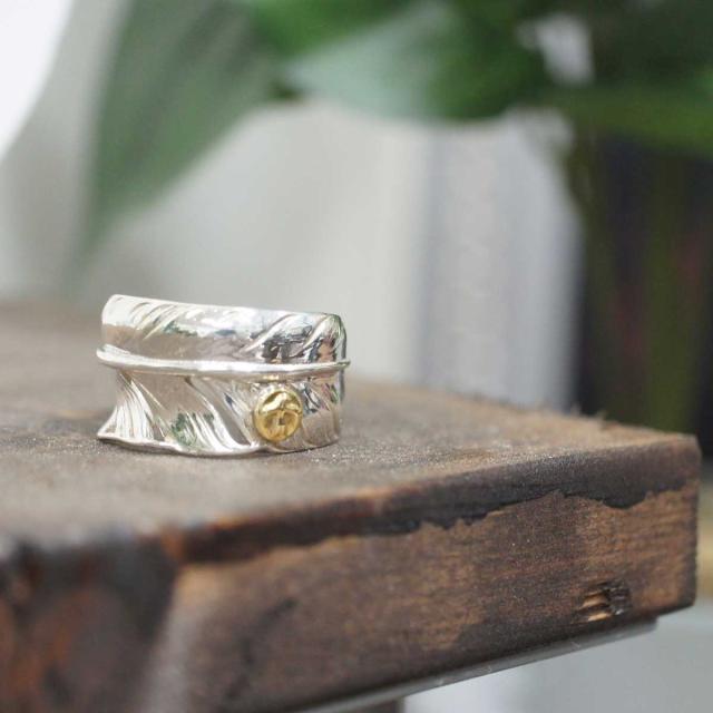 特大メタル付きフェザーリング フェザーリングレプリカ 先特大メタル付きフェザー シルバーリング メンズリング メンズ リング の通販はau Pay マーケット Over Rag