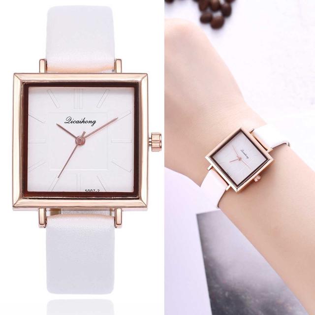 大人可愛いお求め安い スクエアカラーレディースウォッチ 腕時計 時計 ブレスレット カジュアル時計 大人時計 Puレザーの通販はau Pay マーケット Over Rag