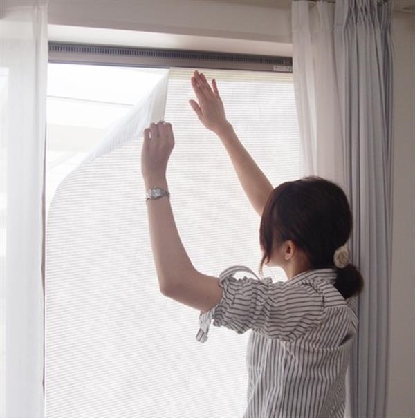 紫外線対策 目隠し 日本製すだれ 室内窓貼りタイプ スリムホワイト 90 約90x0cmの通販はau Pay マーケット ショップハナテック