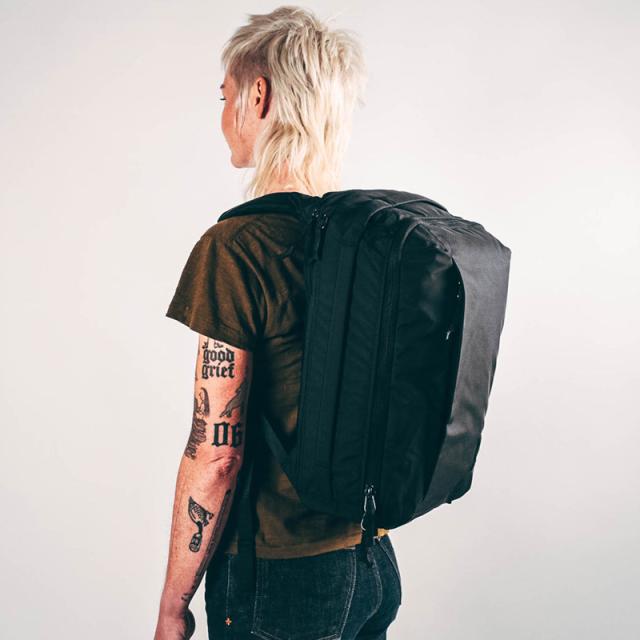 【メーカー取次】EVERGOODS エバーグッズ CIVIC PANEL LOADER 24L バックパック / デイパック SOLUTION BLACK【Cx】【R】｜メンズファッション バリスティックナイロン 撥水 アウトドア 通勤 通学 タウンユース 旅行 PC収納 黒 バッグ おしゃれ_3