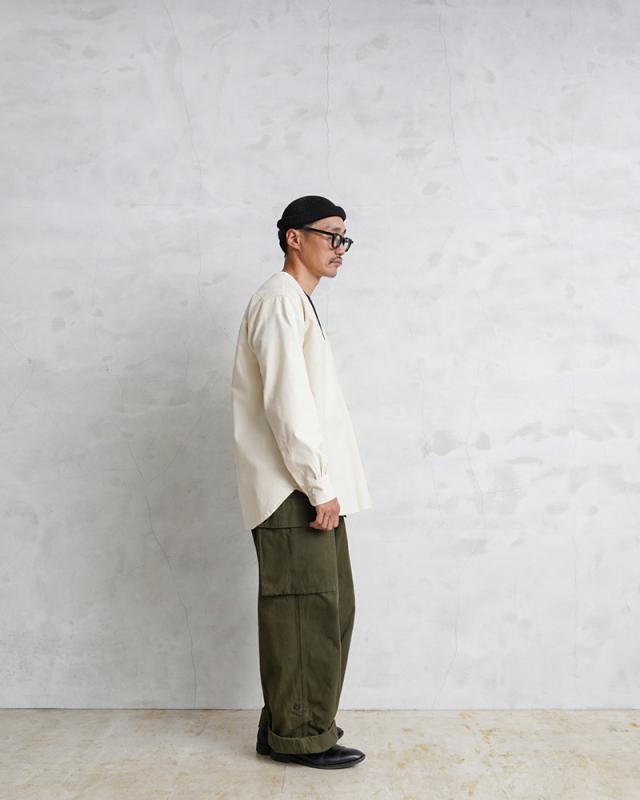 I.C.ORADEA社製 ルーマニア軍 スリーピングシャツ Vネック SLAB COTTON