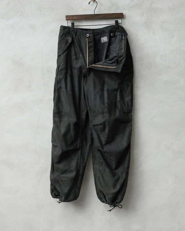 実物 新品 デッドストック 米軍 M-65フィールドカーゴパンツ ウッドランド迷彩 BLACK染め【Cx】【I】｜メンズ ミリタリー 軍パン ズボン 大きいサイズ ゆったり ワイド 作業着 古着 リメイク おしゃれ_6