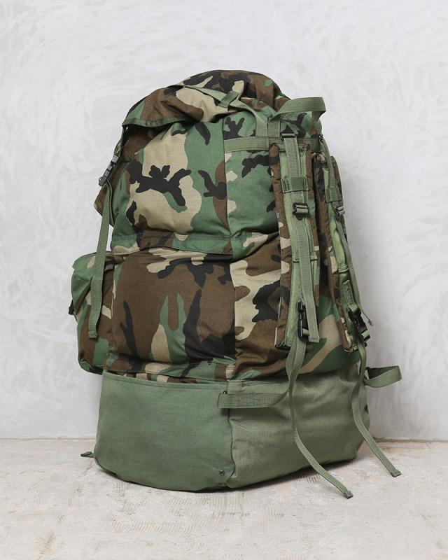 迷彩 ミリタリーバッグ バックパック ☆ PX品 陸上自衛隊 迷彩 デイパック L 防水 約24L （売店 陸自