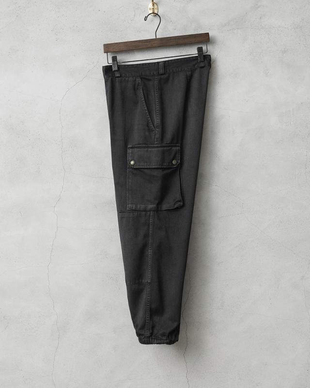 実物 USED フランス軍 F-2 カーゴパンツ BLACK染め【Cx】【I】｜メンズ ミリタリーパンツ ロングパンツ 大きいサイズ 黒 ブラック 作業服 リメイク 古着 ファッション おしゃれ_4