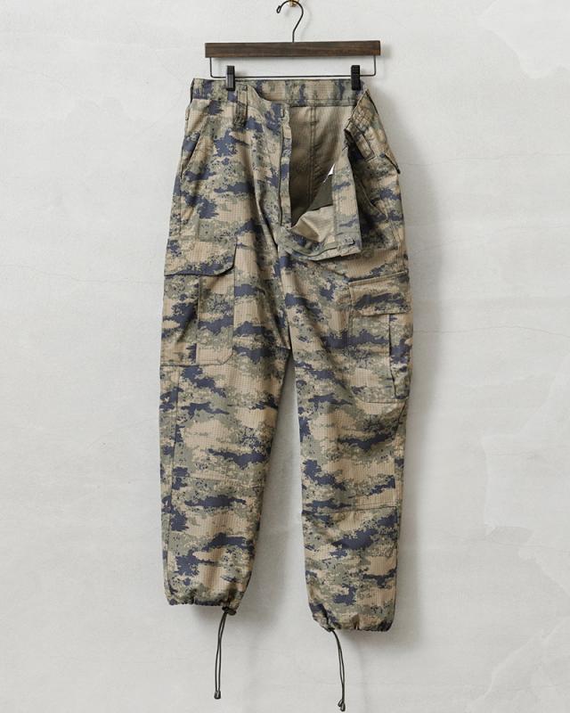 実物 USED トルコ軍 M2008 AIR FORCE リップストップ カーゴパンツ