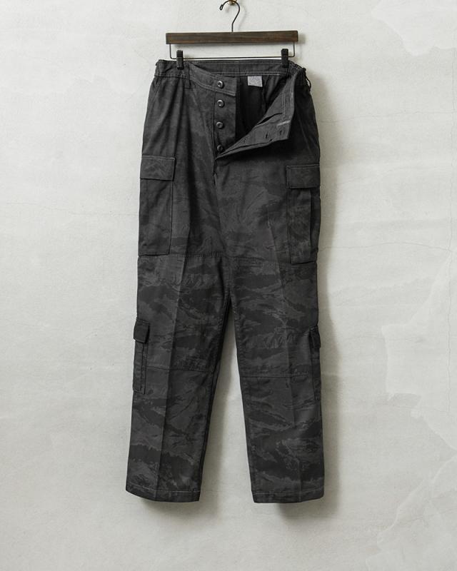 実物 新品 デッドストック 米空軍 U.S.A.F ABU カーゴパンツ BLACK染め / U.S.AIR FORCE【Cx】【I】｜米軍 ミリタリー ズボン ブラック染め メンズ アメカジ ミリタリーファッション タイガーストライプ 軍パン 作業着 ミリタリーウエア 古着 黒染め 希少