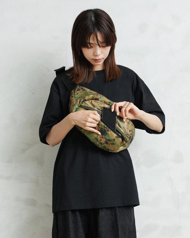 WAIPER.inc 実物 米軍 ポンチョライナー リメイク ボディバッグ