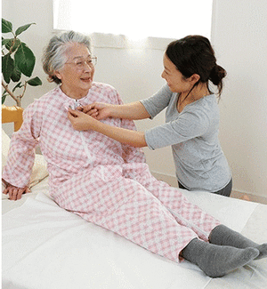 ねまき　介護ねまき テイコブ　エコノミー上下続き服 UW01　花柄パープル　S 幸和製作所 取寄品 JAN 4938765002365　介護福祉 平日15時まで即日出荷テイコブエコノミー上下続き服 S M L 選べる2枚