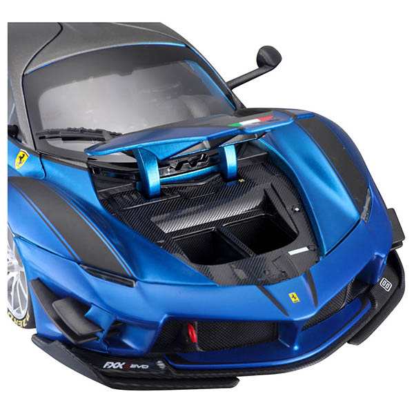 トミカプレゼンツ ブラーゴ シグネチャーシリーズ 1:18 FXX-K EVO 