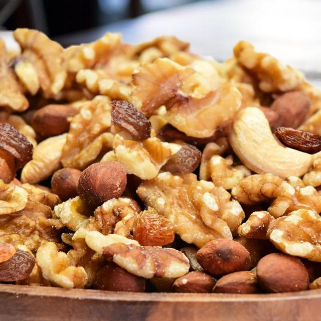 【2026年1月15日以降の発送予定】 サルタナレーズン入り ミックスナッツ 3.5kg (700g×5袋） 無添加 4種ミックス 素焼きアーモンド 生 くるみ 少しの ロースト カシューナッツ サルタナレーズン メール便限定 送料無料