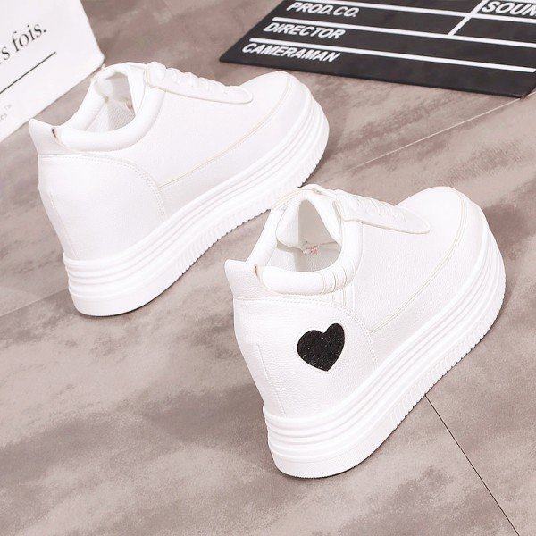 赤字覚悟 5日間限定 厚底 スニーカー レディース ローカット フラットシューズ 防水 レースアップ カジュアル 白 軽量 韓国 おしゃれ 靴 の通販はau Pay マーケット サンク
