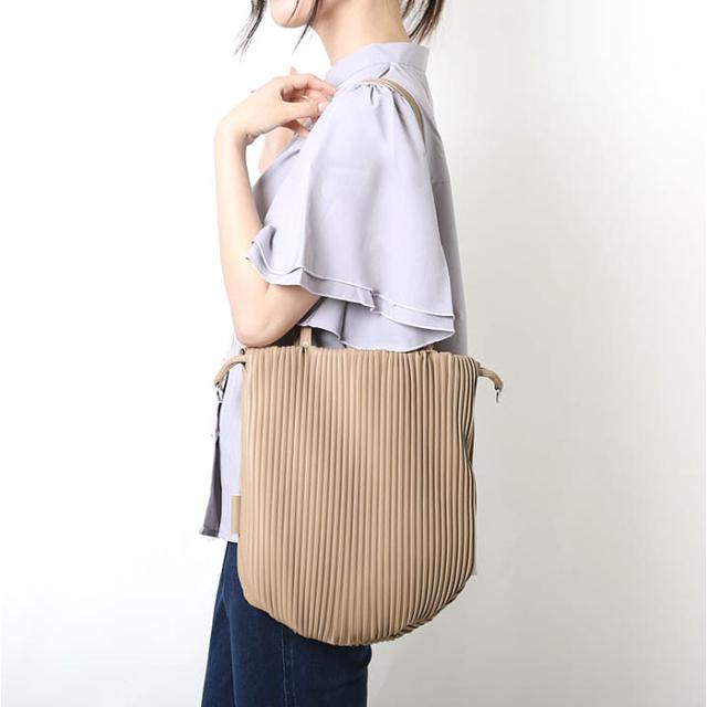 legato largo トートバッグ 通販 レガートラルゴ LG-A0202 トートバック トート 巾着 合皮 バッグ レディース プリーツバッグ 小さめ 肩掛け 軽量 軽い シンプル おしゃれ きれいめ 大人かわいい 大人可愛い オシャレ レディースバッグの通販は