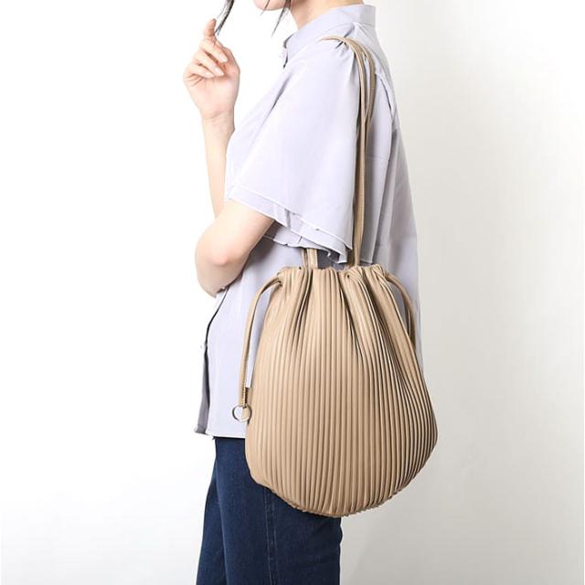 legato largo トートバッグ 通販 レガートラルゴ LG-A0202 トートバック トート 巾着 合皮 バッグ レディース プリーツバッグ 小さめ 肩掛け 軽量 軽い シンプル おしゃれ きれいめ 大人かわいい 大人可愛い オシャレ レディースバッグの通販は