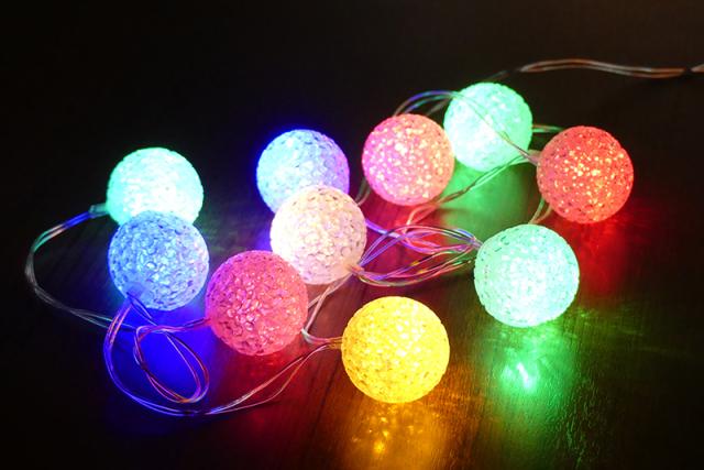 エルパ ストリングライト Ledイルミネーションライト 室内用 電池式 ボールカラー Sln Tb02as Elpa 朝日電器の通販はau Wowma でんきのパラダイス電天堂