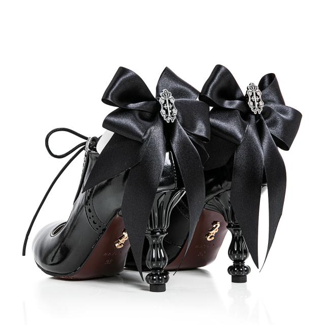 MAYLA マイラ 黒執事 -寄宿学校編- グッズ 靴 パンプス 黒執事 -寄宿学校編- アイコニック シューズオブジェ パンプス セバスチャン・ミカエリス レディース 女性 正規品 新品 公式 黒執事 キャラクター シューズ 人気 ブランド プレゼント