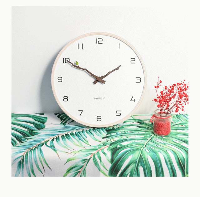 ☆満開のダリアのよう 大輪 掛け時計 北欧 おしゃれ 白