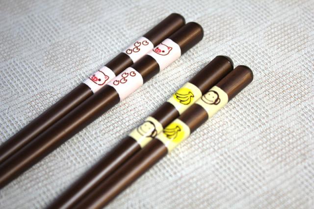 Qoo10 食洗機対応 子供箸 華うさぎ 18 0センチ 箸 食器洗い機 食器洗浄機 お箸 普段使い おはし 子供用 若狭塗り箸 Rcp 05p0 Kitchen Dining