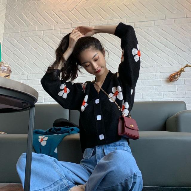 カーディガン ニット 花柄 Vネック ボタン ショート丈 羽織り 長袖 セーター 袖ボリューム 韓国 Mme4970の通販はau Pay マーケット ｄｒｅｓｓ ｂｉｒｄ