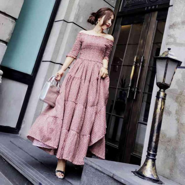 送料無料 彩り豊かな花柄で可憐な着こなしに オフショルワンピース オフショルダーワンピース オフショルダー ワンピース ロングの通販はau Pay マーケット ｓｕｎｆｌｏｗｅｒ