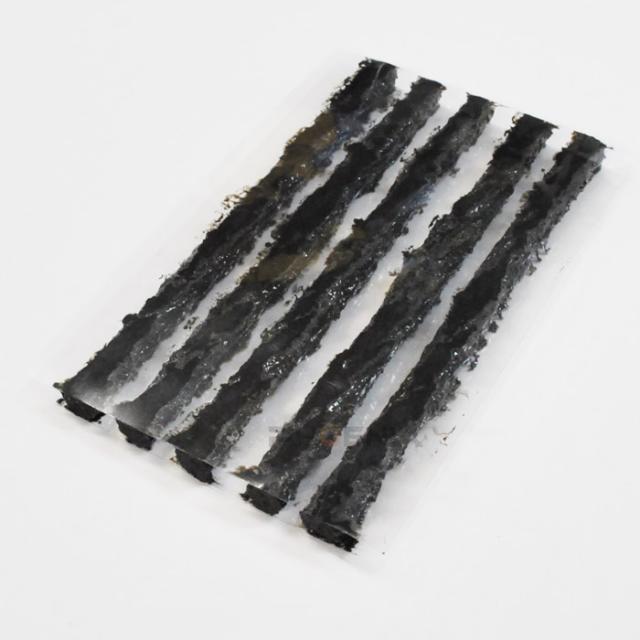 車 バイク 緊急用 非常用 携帯 補修 チューブレス タイヤ パンク 修理剤 ストリングゴム 5本 黒の通販はau Pay マーケット 株式会社フェニックス