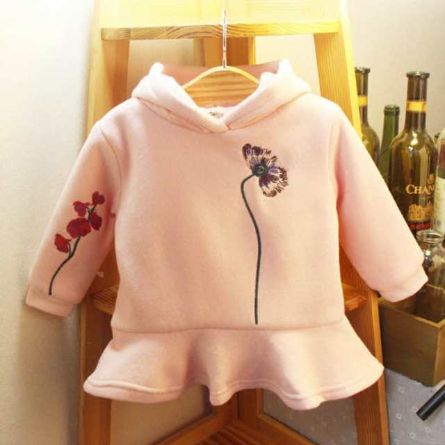 胸元と袖にはフラワー刺繍を施して 上品で女の子らしいデザインのキッズワンピース ベビーワンピース 女の子ワンピースの通販はau Pay マーケット Santoreido